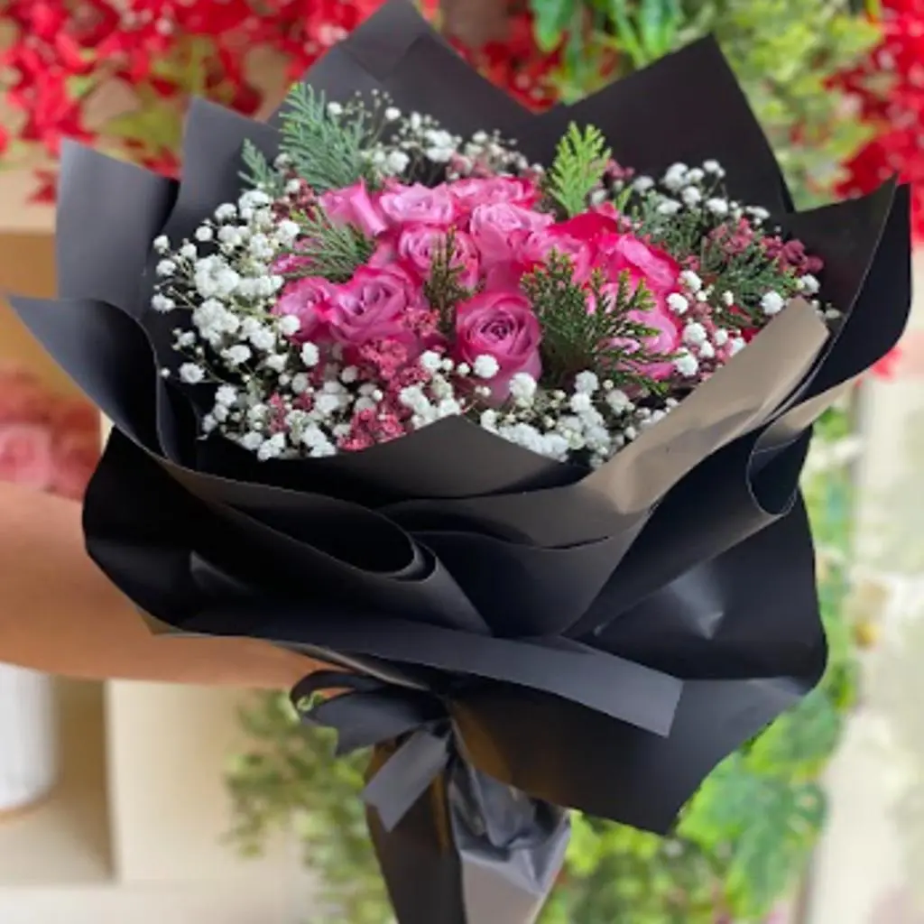 Fuchsia Rose Bouquet 1